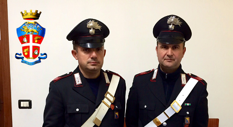 Fiuto e destrezza, guardie cinofile scoprono marijuana sotterrata in giardino. Arrestato 28enne