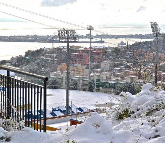 L’altra faccia della neve, un pensiero a migranti e senza tetto