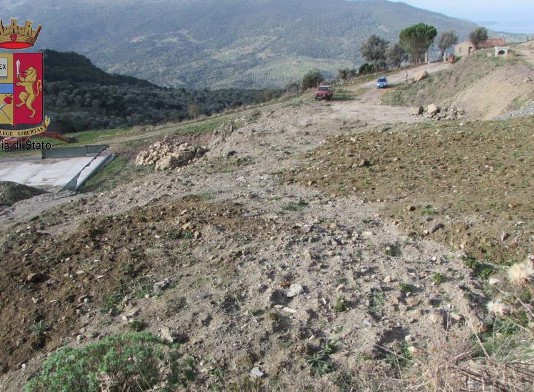 Sequestrata vasta area di stoccaggio a San Fratello, nascondeva rifiuti speciali
