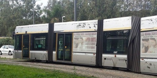 Tram si spezza a Villa Dante, fine della corsa