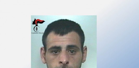 Lascia le impronte sul registratore di cassa, identificato e arrestato dopo furto in cartoleria