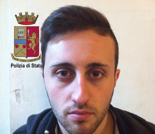 Ruba borse in discoteca.Tradito dal segnale dell’iPhone all’interno di una pochette