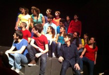 Laudamo in città/Nel paese dei balocchi: “Solitudine” di Pavone sul palco, “ognuno di noi è una battuta”