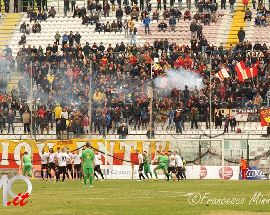 Calcio Lega Pro, Acr Messina: prove di disgelo, per la gara con l’Ischia tagliandi a prezzi simbolici