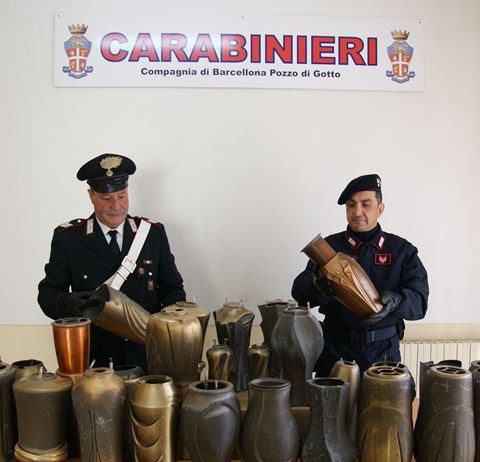 Torrente del Mela, recuperato dai Carabiniere rame e oggetti funerari rubati al cimitero di Merì