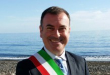 Santa Marina Salina: ai domiciliari il sindaco Lo Schiavo, accusato di peculato. Si è impossessato dei risparmi di due anziane sorelle di cui era custode il Comune