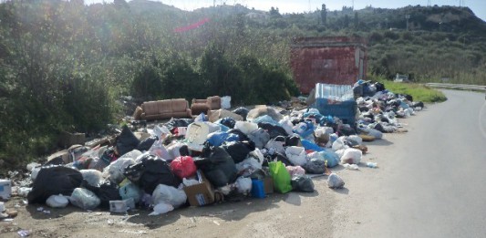 Discarica a cielo aperto tra Ponte Gallo e Ortoliuzzo