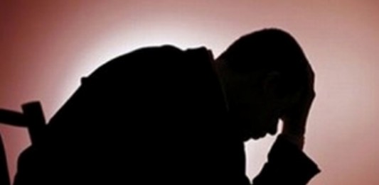 Depressione mortale, pensionato si butta dal terzo piano