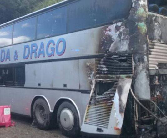 Bus in fiamme sul viadotto Ritiro, tanta paura ma passeggeri illesi