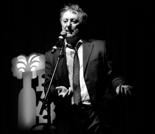 Un omaggio a Gaber tra musica e divertimento. Al Vittorio Emanuele da giovedì 23 aprile Enzo Iacchetti con “Chiedo scusa al Signor Gaber”