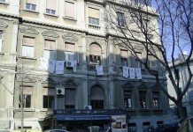 Crollo di calcinacci alla Caio Duilo, sospese le lezioni oggi e domani