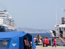 Sbarco di immigrati, è il secondo del 2015: 8 le donne incinte e 9 neonati