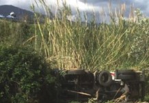 Autocisterna si ribalta sulla A20, muore sul colpo il conducente. Fuga di gas, evacuata una casa nelle vicinanze