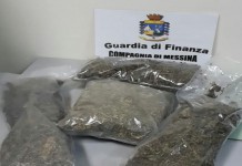 Fermato ai traghetti con un Kg di marijuana, non è sfuggito al fiuto delle unità cinofile delle fiamme gialle