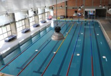 Crolla una lamiera del tetto della piscina della Cittadella Universitaria: le scuse di Unime, Navarra avvia la ristrutturazione