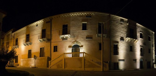 Al Palazzo Marziani di Furnari l’Orchestra del Vittorio Emanuele con il coro Cilea inaugurano la stagione estiva