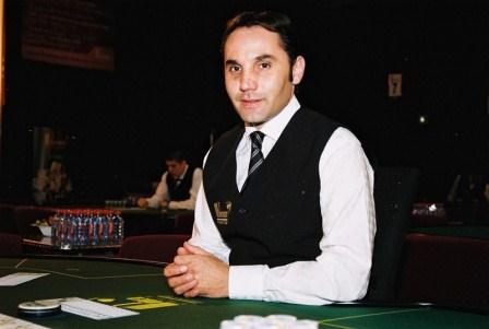 Croupier_de_Hold'em_Poker