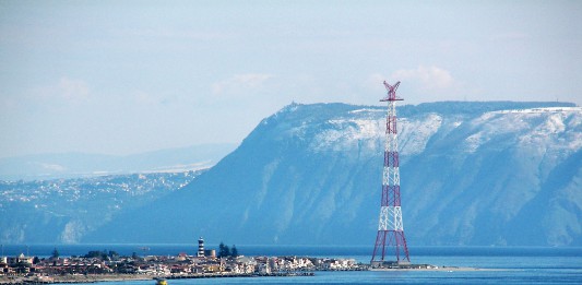 Fronte mare, il Commissario fa demolire a Torre Faro i chioschi biglietteria della metropolitana del mare