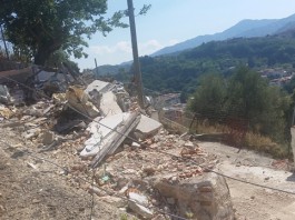 Risanamento: abbattuta la baracca di Puntale Arena, dopo 30 anni ripristinate sicurezza e legalità