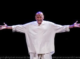 Forte Teatro Festival. “In veste di rosa”, un potenziale inespresso