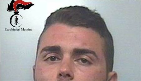 Notte di “fuoco” a Capo Peloro: arrestato il giovane che ha sparato con un fucile a canne mozze