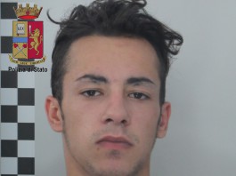 Tenta di forzare la serratura di un bar: arrestato giovane diciannovenne