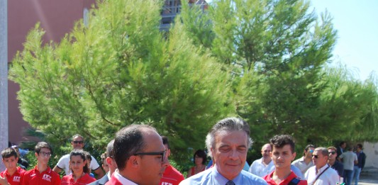 Milazzo, Faraone inaugura l’anno scolastico all’ITT Majorana: “l’istruzione che abbiamo pensato permetterà a 160.000 docenti precari di essere finalmente assunti”