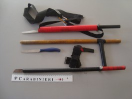 Sequestrato un arsenale di armi bianche, nei guai un ventenne messinese