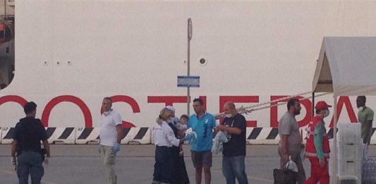 Nuovo sbarco record a Messina: per i minori anche la palestra di Gravitelli. L’UE discute di “quote” da ripartire