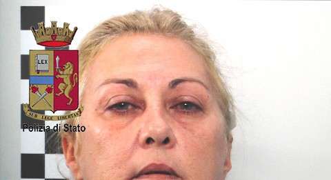 Raggira e deruba una pensionata: ai domiciliari una 54enne messinese