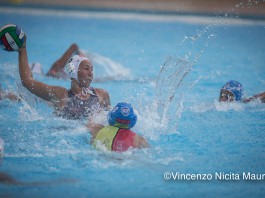 Pallanuoto Serie A1 Fem. – La Waterpolo cala il poker. Battuta l’Acquachiara Napoli 16-8. Resta capolista. Garibotti sei gol