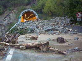 Frana sulla A18: “La Sicilia si sta sbriciolando”. Si torna a parlare di dissesto idrogeologico
