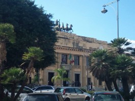 Minacce agli ambulanti di Minissale, assolti il proprietario del gruppo Alis Francesco Capone e il boss di Mangialupi Giovanni Trovato. Nel processo Supermarket erano vittima ed estortore