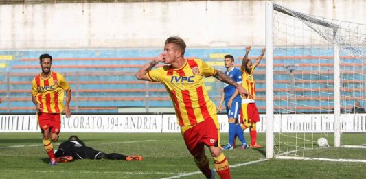 Calcio Lega Pro: tonfo Messina, cinquina del Benevento