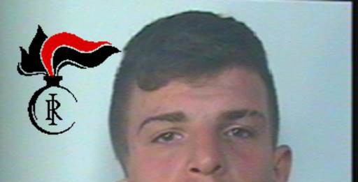 Evade dai domiciliari, arrestato