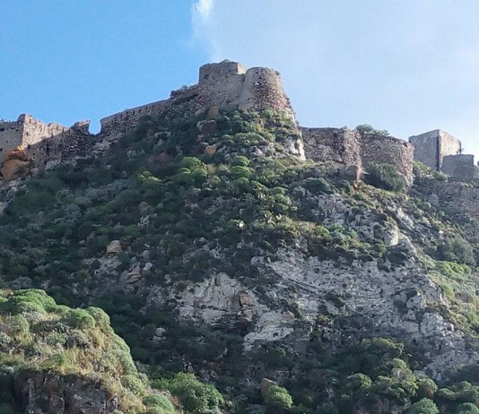 Milazzo: Adasc denuncia “odori molesti e aria irrespirabile, stanchi delle chiacchiere”