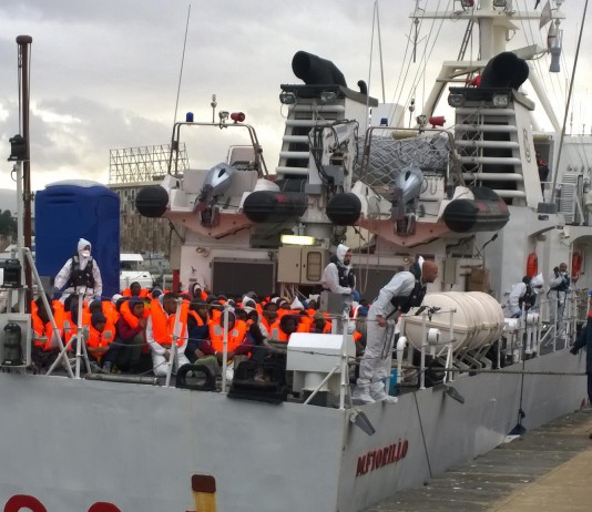Nuovo sbarco: 117 migranti accolti nel Molo Marconi