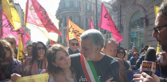 Messina è “Libera”: in 20 mila a Piazza Duomo, Don Ciotti “crediamo in questi giovani, sono il ponte delle speranza”