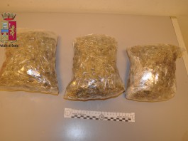 Fermati al casello con la marijuana: due arresti