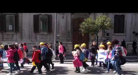 21 marzo 2016 : l’abbraccio di Messina ai familiari delle vittime di tutte le mafie