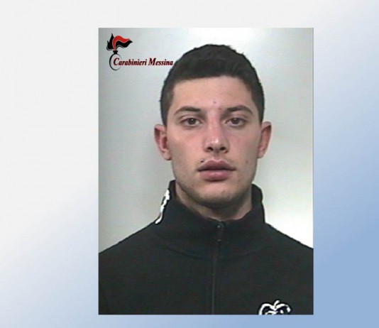 Viola gli arresti domiciliari, finisce in carcere