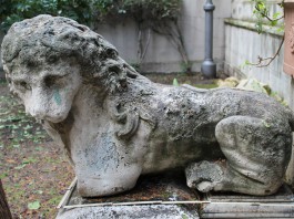 Docenti Unime restaureranno i leoni della Passeggiata a mare