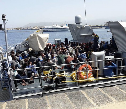 Sbarco al Molo Marconi, cinquanta i minori ospitati all’hotel Liberty