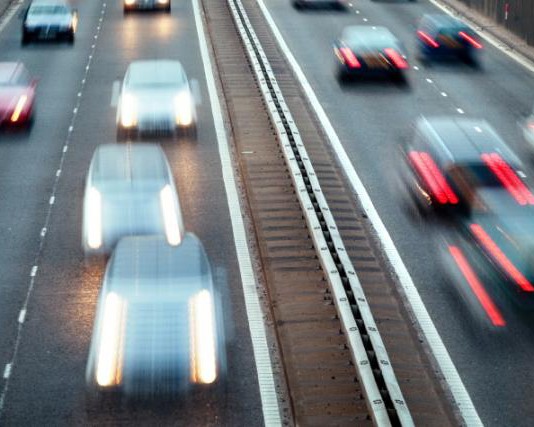 Panico sulla A20: autovettura in contromano
