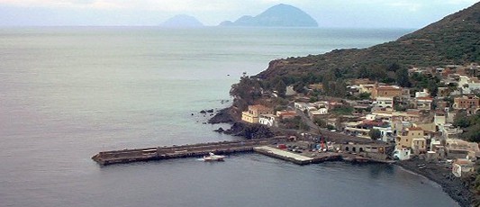 Eolie: forte vento di ponente, saltato lo scalo di Rinella