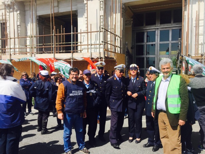 sit-in Polizia Municipale1