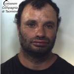 Santa Teresa Riva: ruba liquore in un supermercato e reagisce ai carabinieri, arrestato