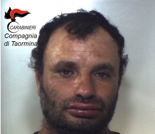 Santa Teresa Riva: ruba liquore in un supermercato e reagisce ai carabinieri, arrestato