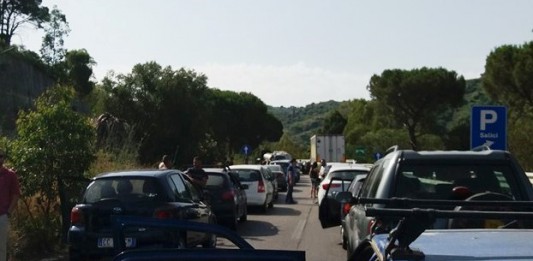 Traffico in tilt in tangenziale, incidente alla galleria Scoppo