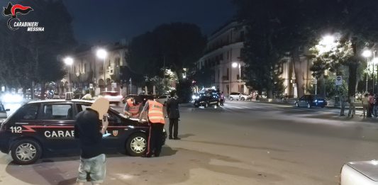 Messina, scatena il panico in via Garibaldi : bloccato dai carabinieri e arrestato